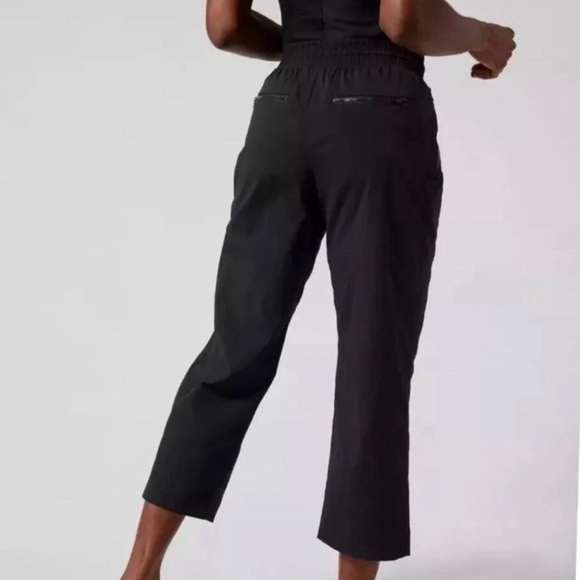 Athleta women’s Trekkie straight crop pants size 4 - Picture 2 of 6
